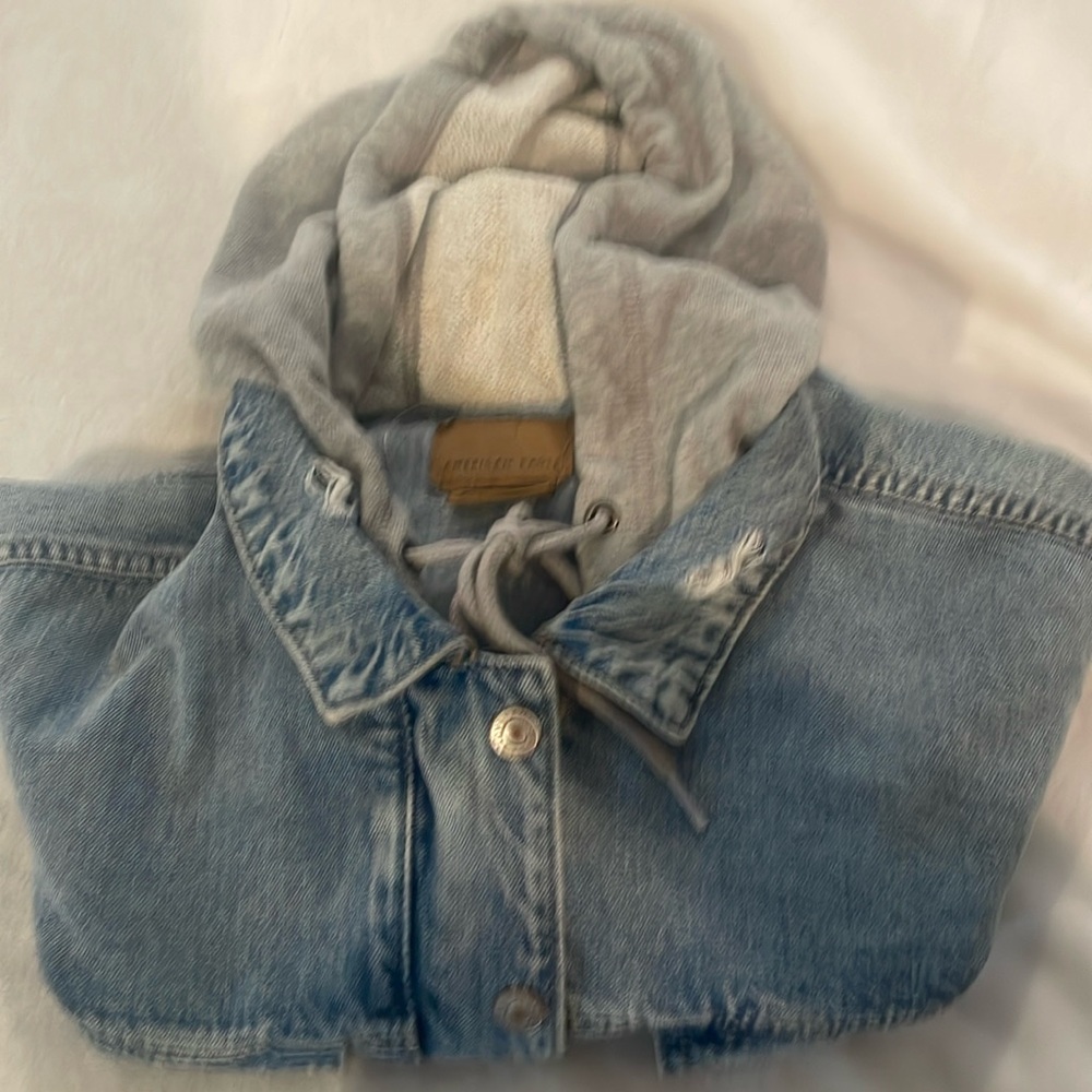 American eagle distressed denim jacket